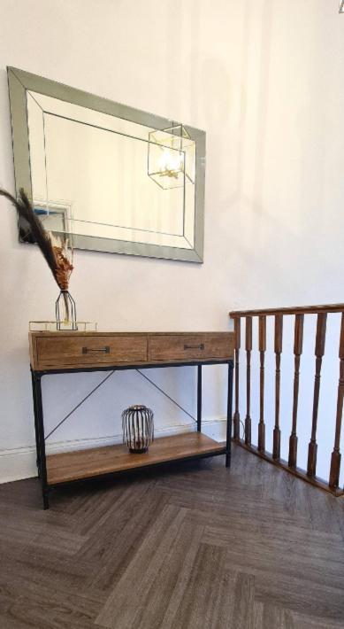 קארדיף Entire 2 Bed Flat On 3Rd Floor Near City Centre & Stadium מראה חיצוני תמונה