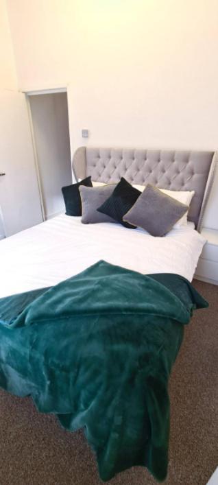 קארדיף Entire 2 Bed Flat On 3Rd Floor Near City Centre & Stadium מראה חיצוני תמונה