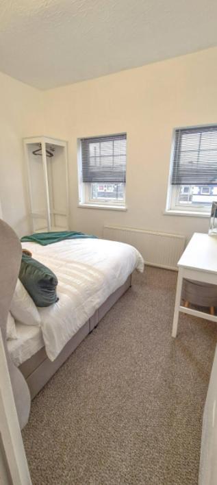 קארדיף Entire 2 Bed Flat On 3Rd Floor Near City Centre & Stadium מראה חיצוני תמונה